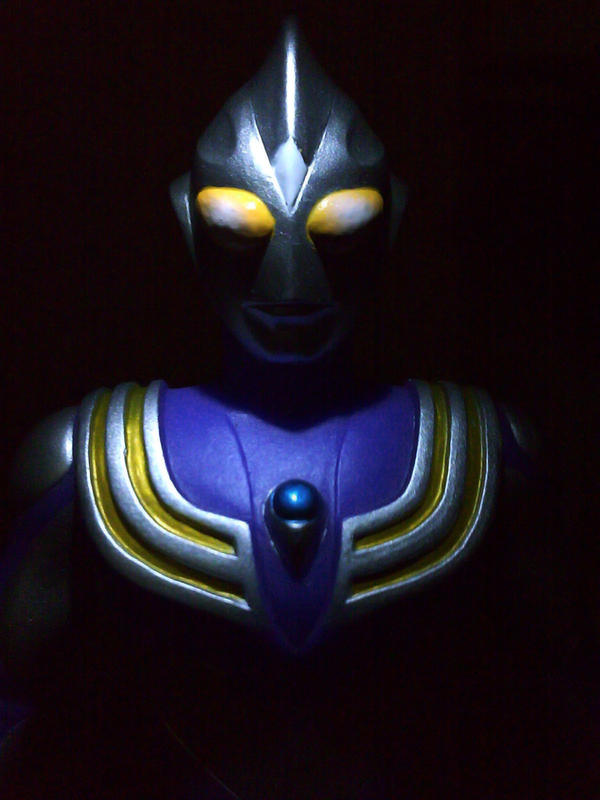 Downlod Ultraman Tiga