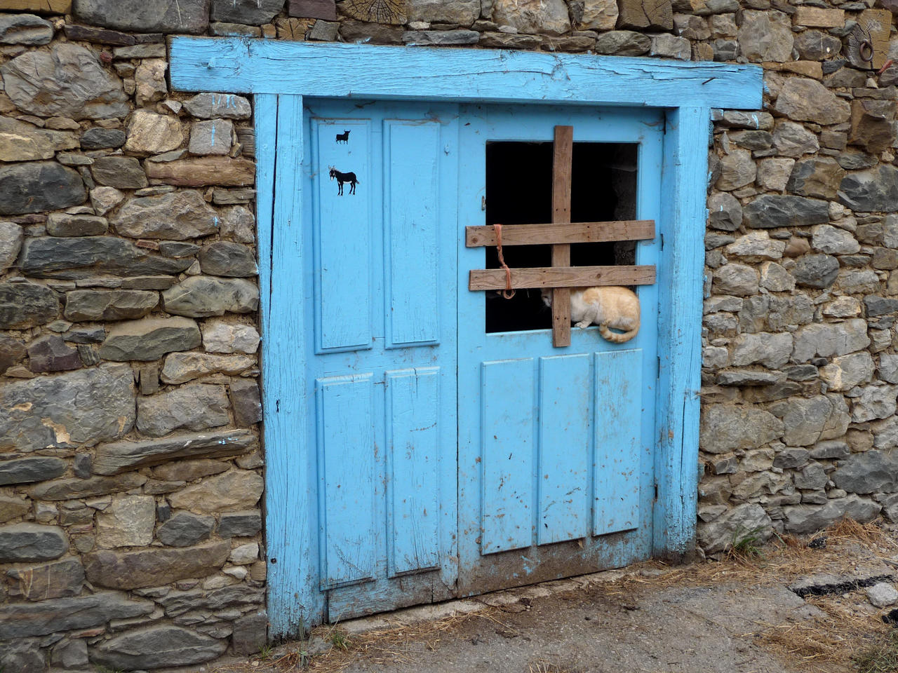 puerta azul by abelgalois