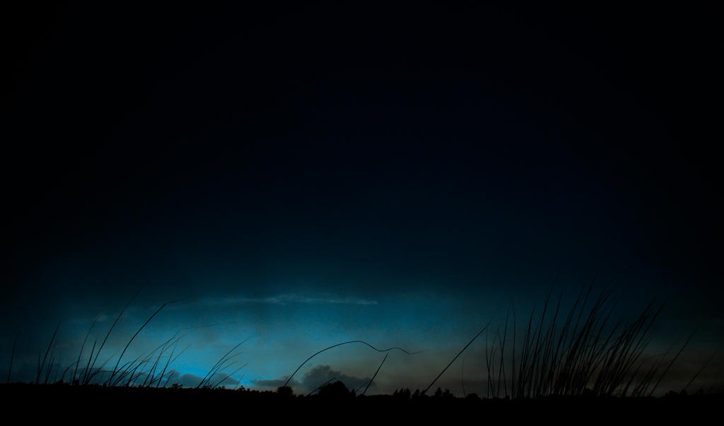 The breeze at twilight, the storm approaches. by Freephunkateer on ...