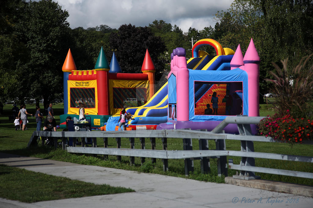 Bouncy House by peterkopher