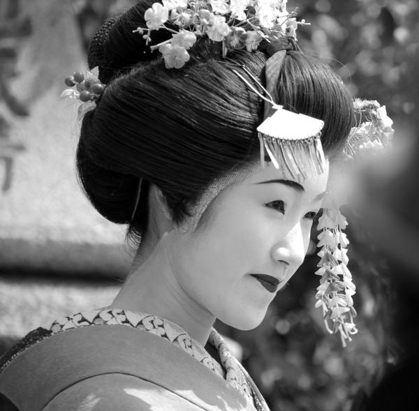 geisha by gwnn on DeviantArt