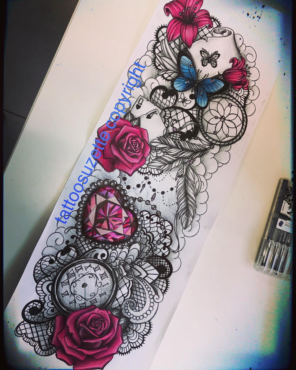 tatouage bras femme dentelle roses by tattoosuzette on ...