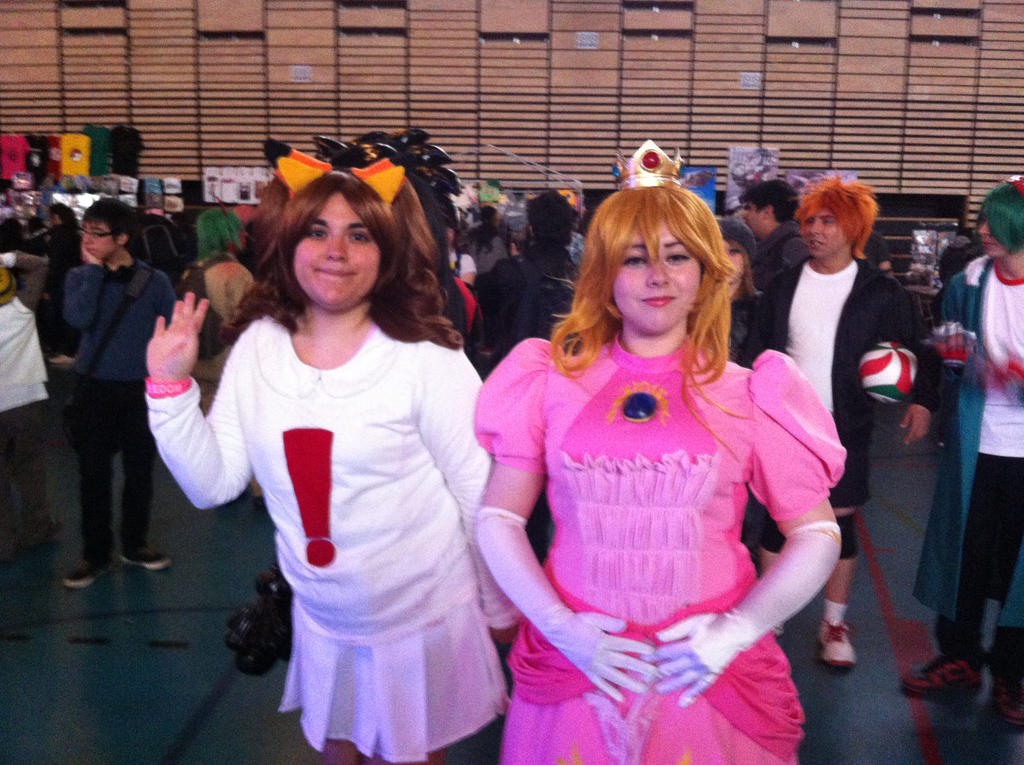 peach_and_bubsy__ficosplay_chile_2014__by_marvincmf-d8j4ipn.jpg