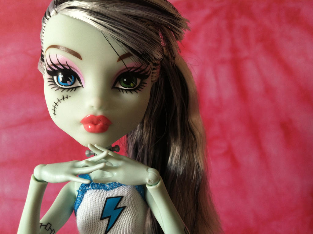 Monster High Dead Tired Frankie by DollySnap on DeviantArt