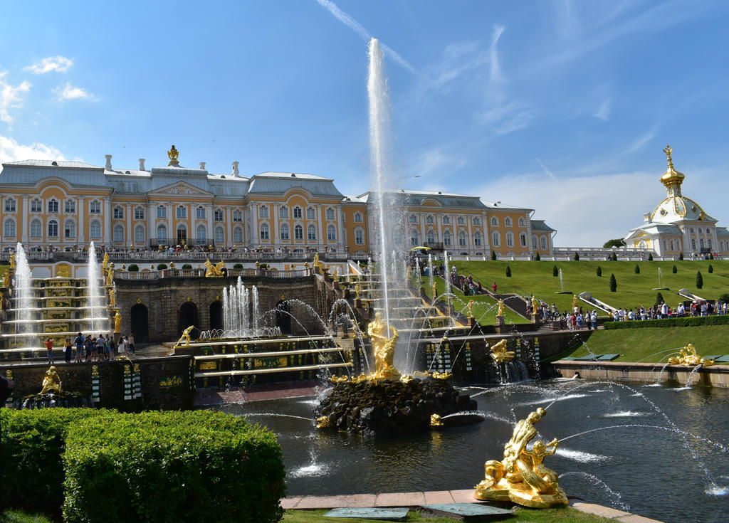 Peterhof Palace by jajafilm